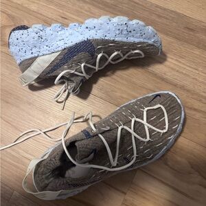 Women’s Nike space hippies